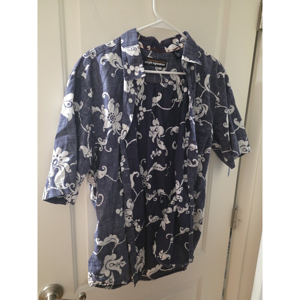 Reyn Spooner mens XL Hawaiian shirt, reverse print Cotton, Island